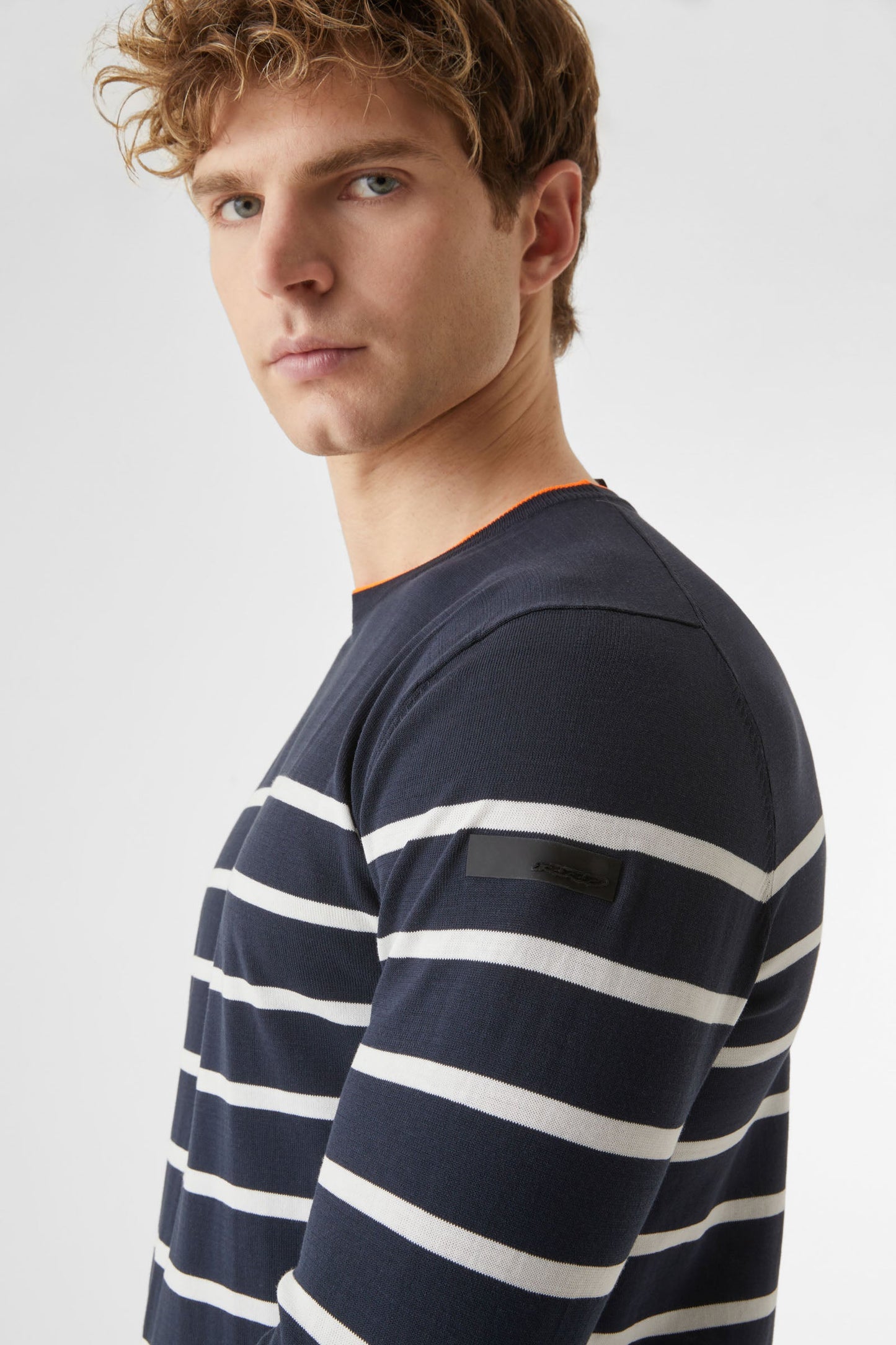 Knit Stripe Round