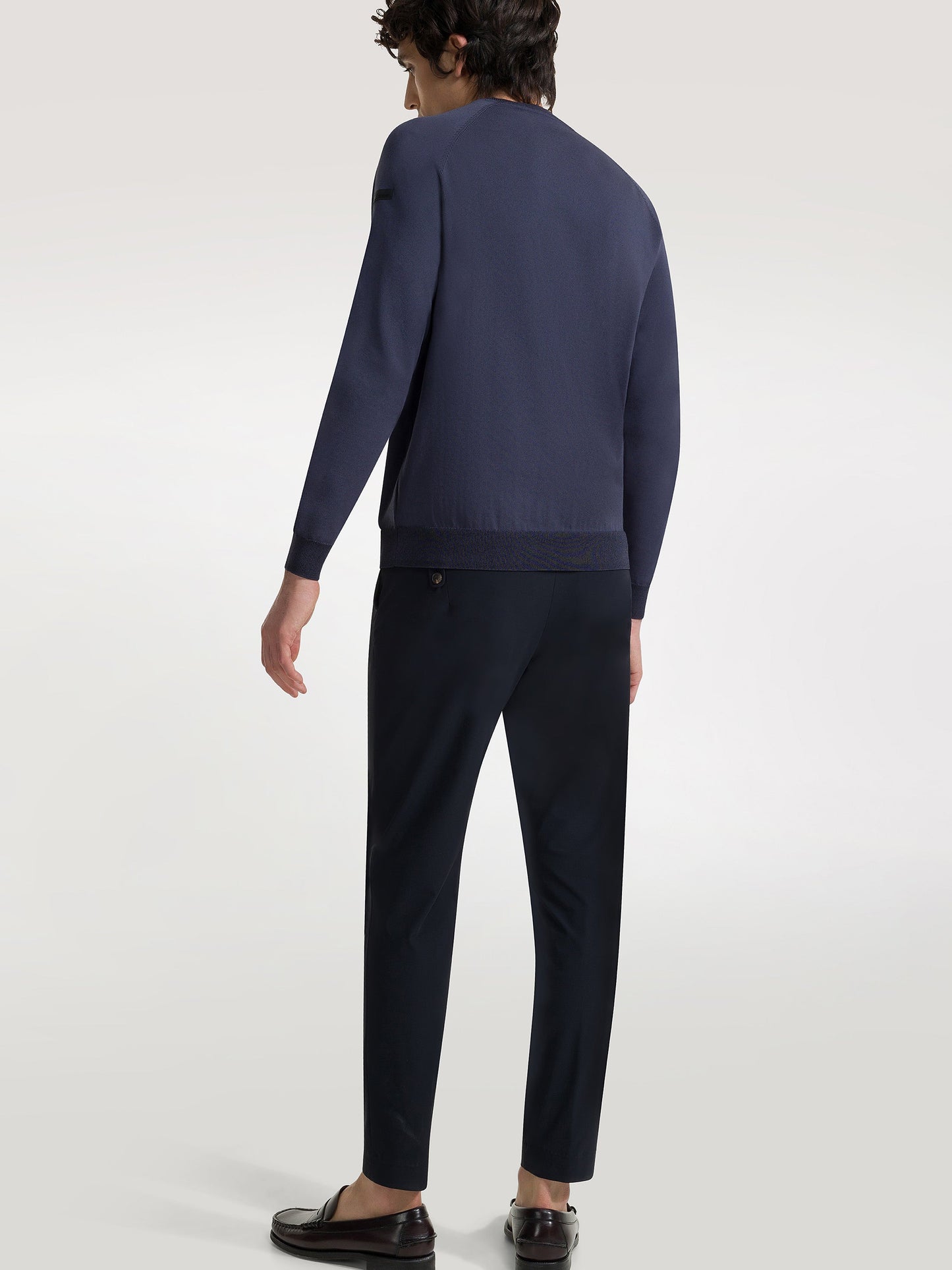 Amos Round Knit