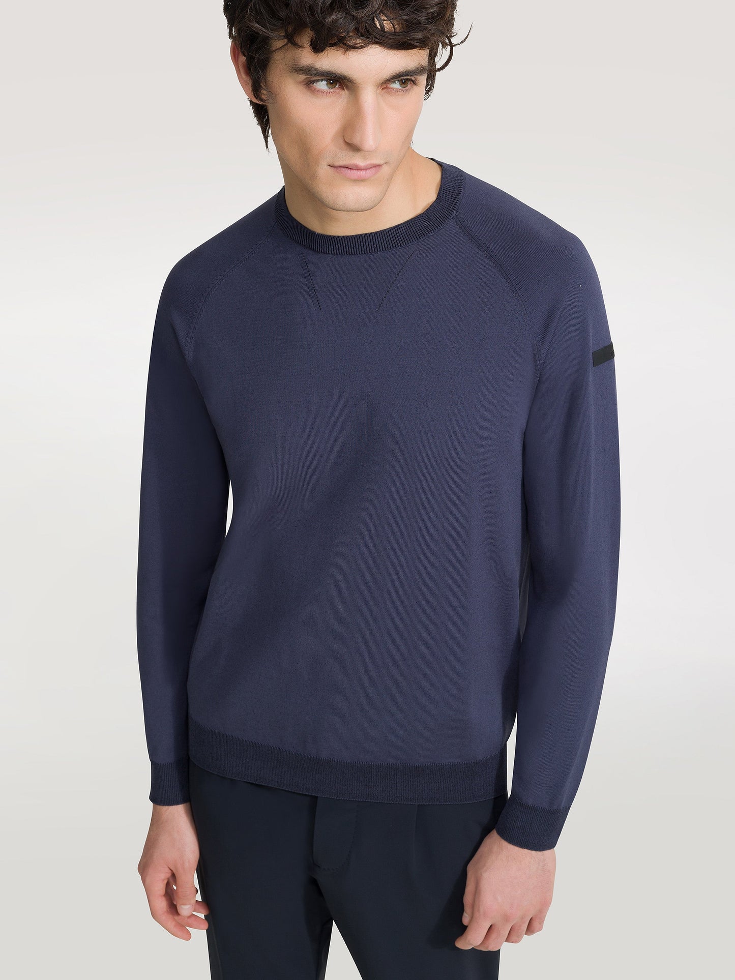 Amos Round Knit