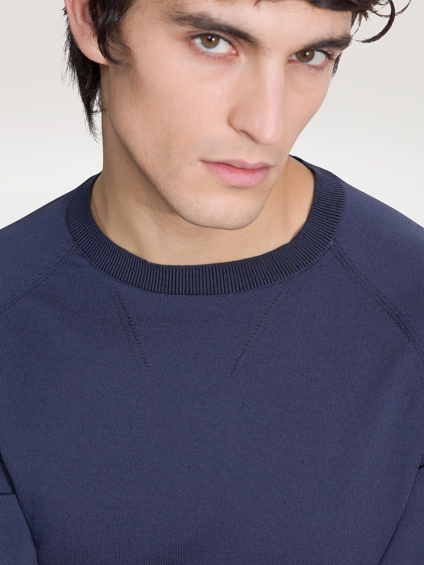 Amos Round Knit