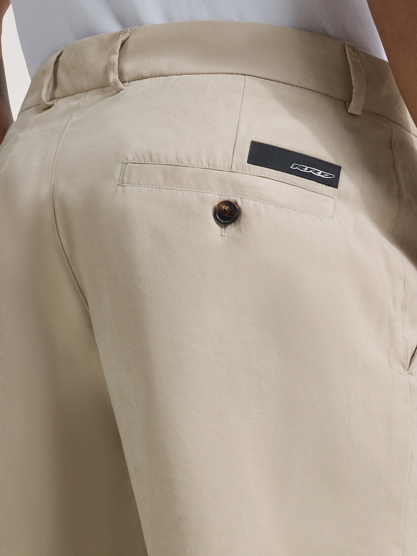 New Walk Shino Short