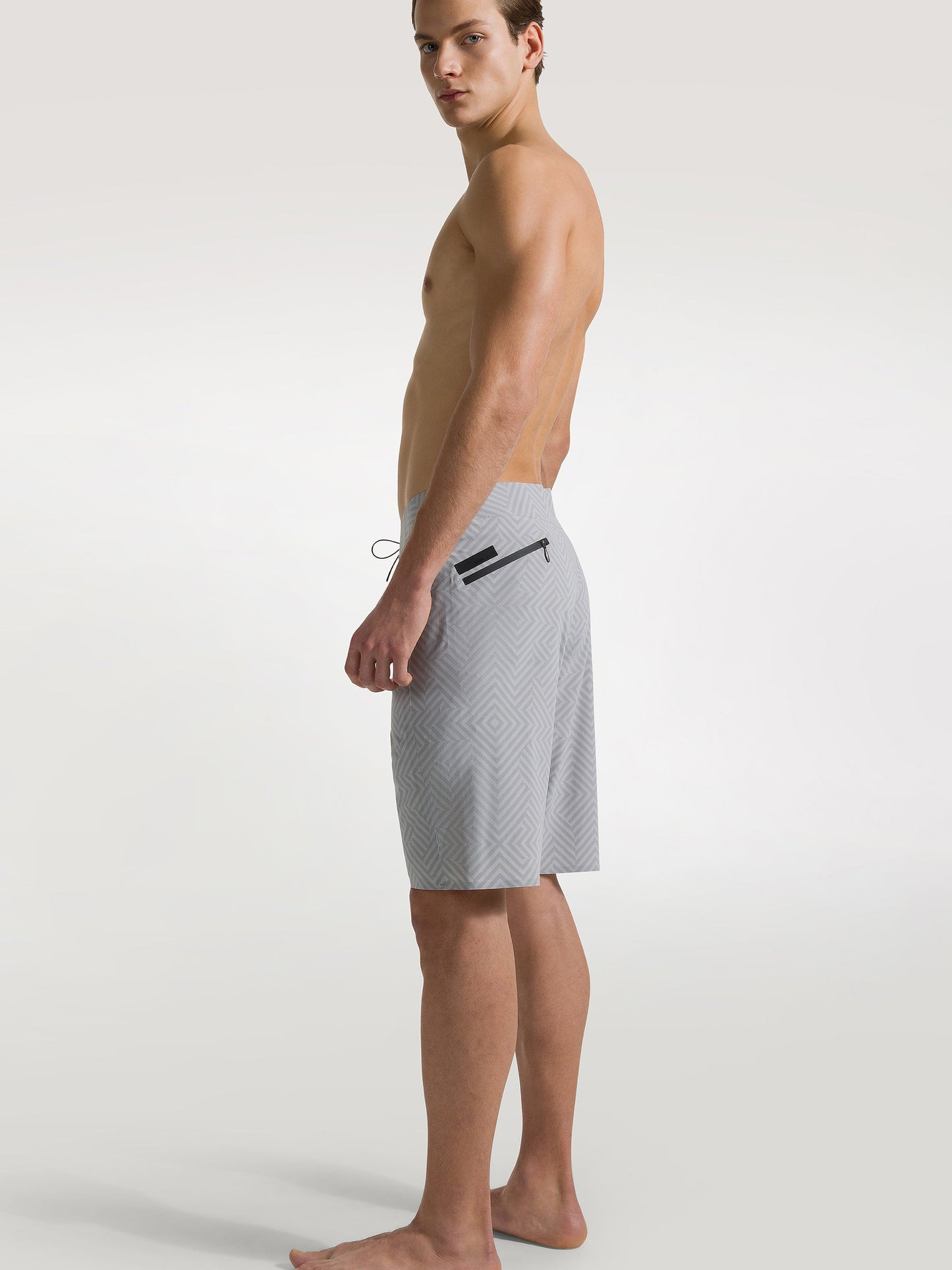 Razzle Dazzle Fahrenheit Short