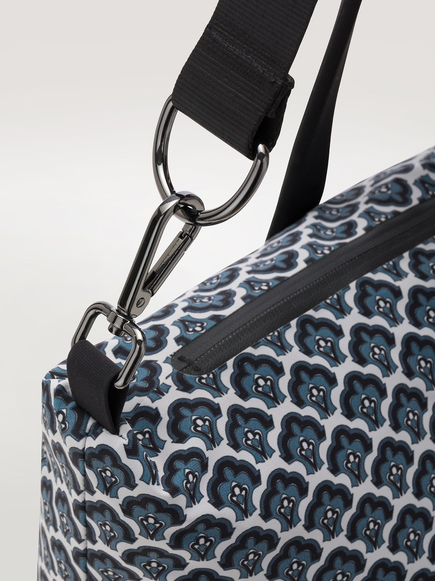 Ucciucci Small Trip Bag