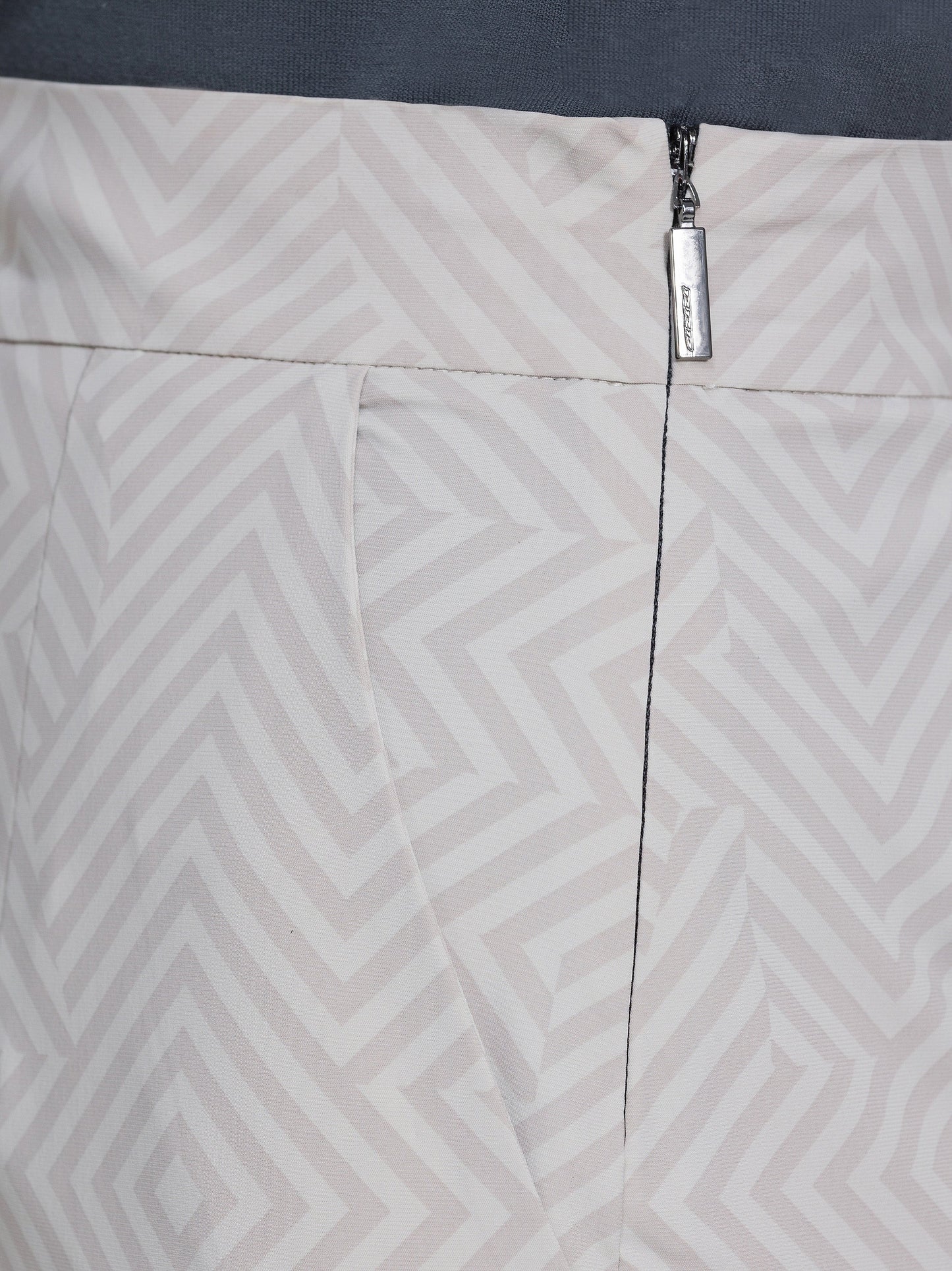 Razzle Dazzle Vent Wom Skirt