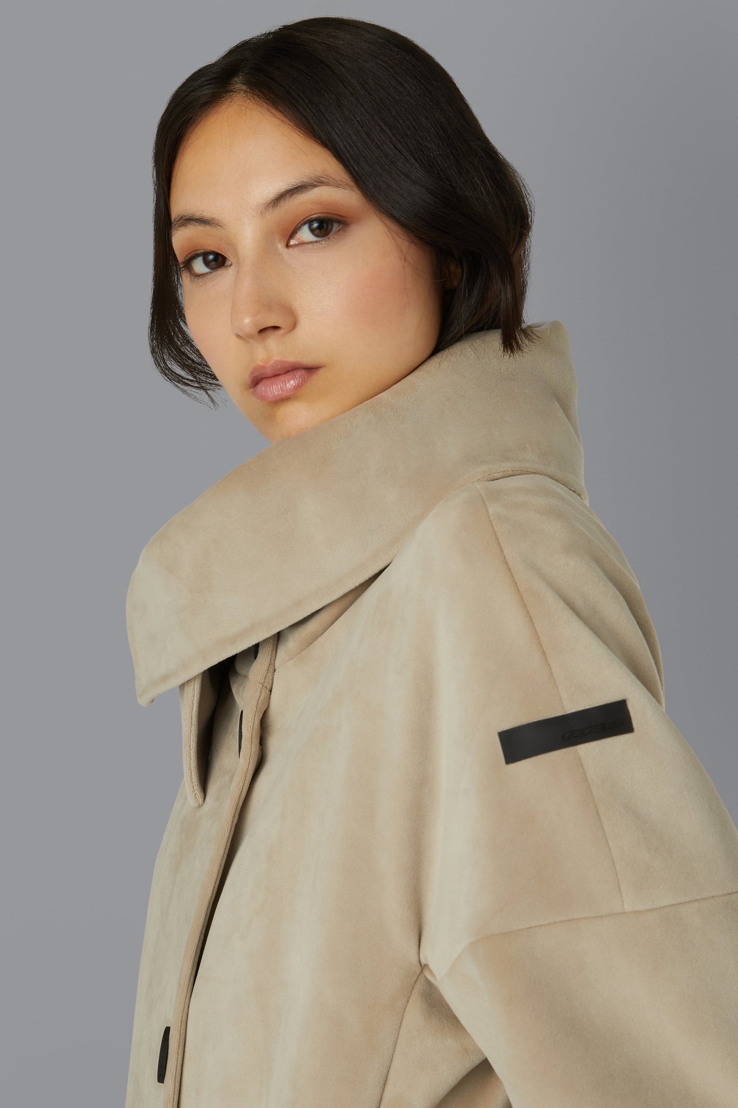 Jkt Velvet Neo Big Neck Lady