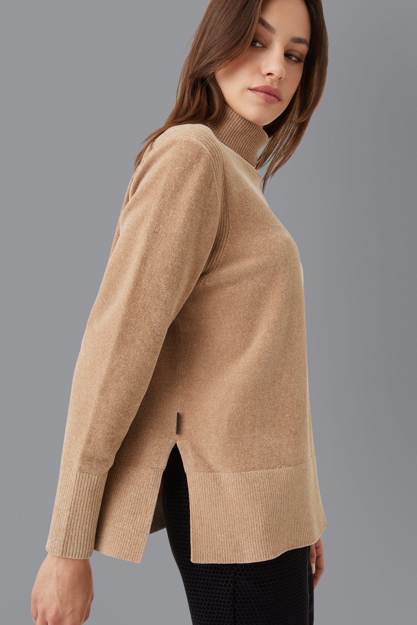 Knit Velvet Vent Turtleneck Lady