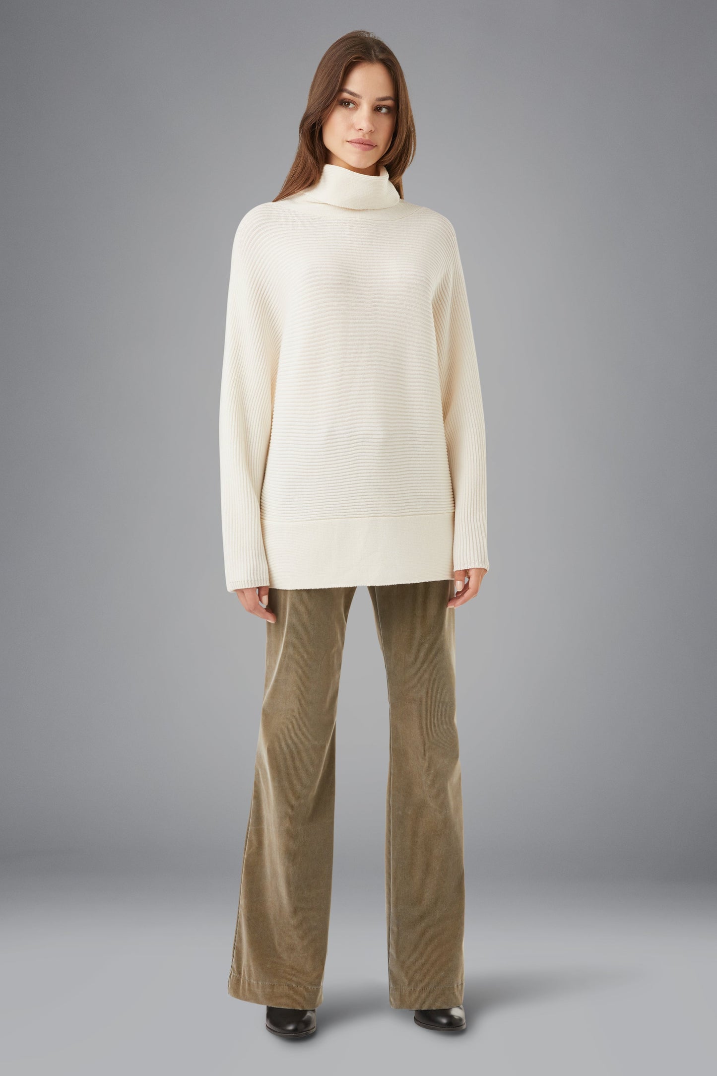 Knit Ottoman Turtleneck Lady
