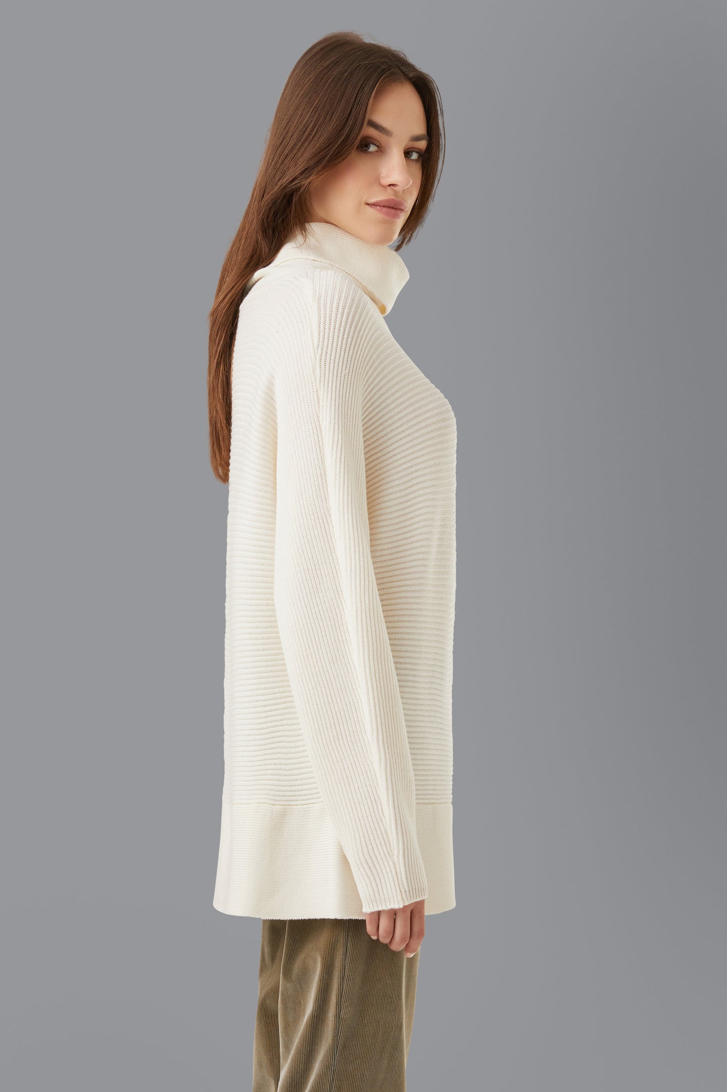 Knit Ottoman Turtleneck Lady