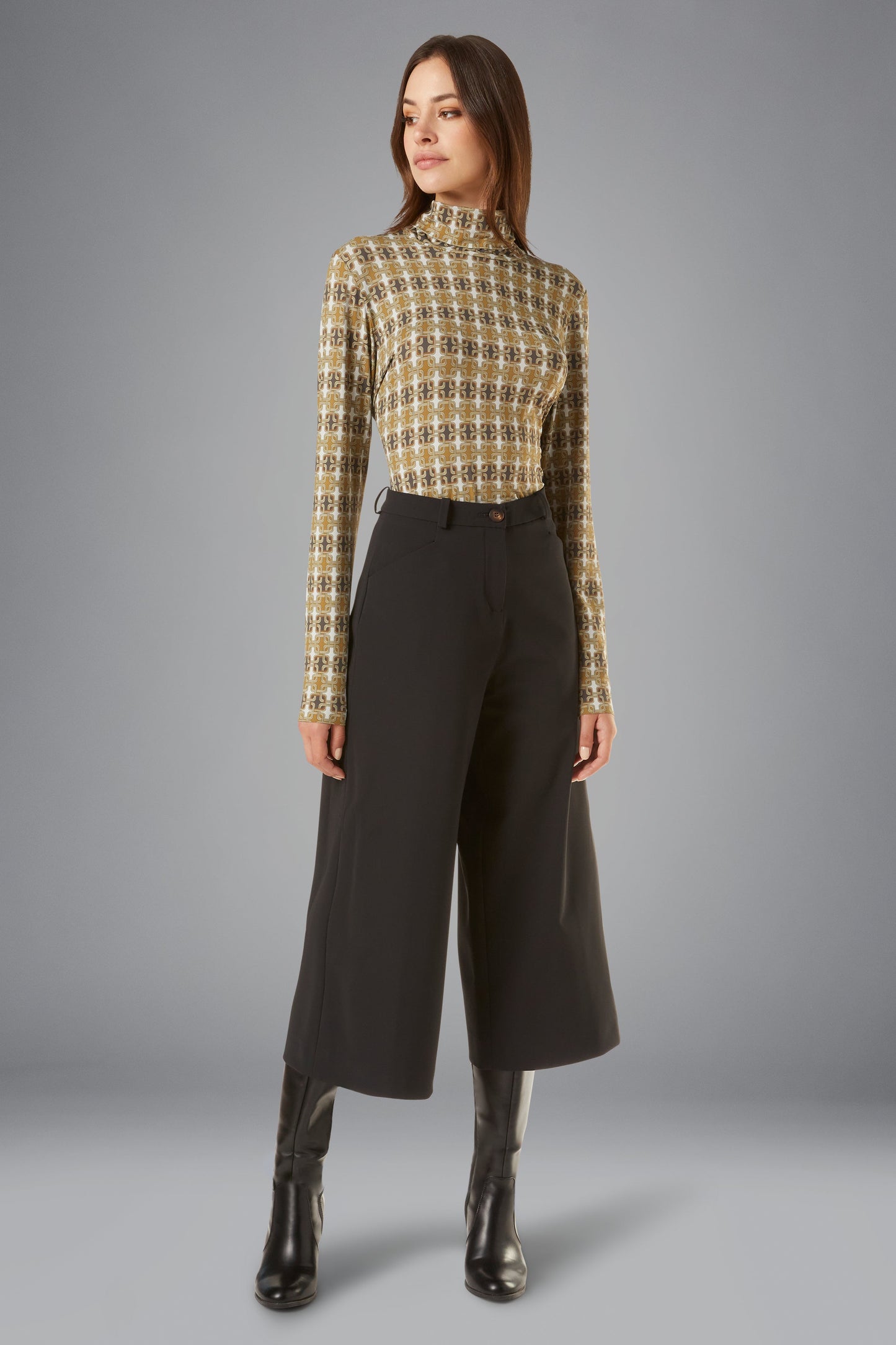 Shirty Caleide Turtleneck Lady