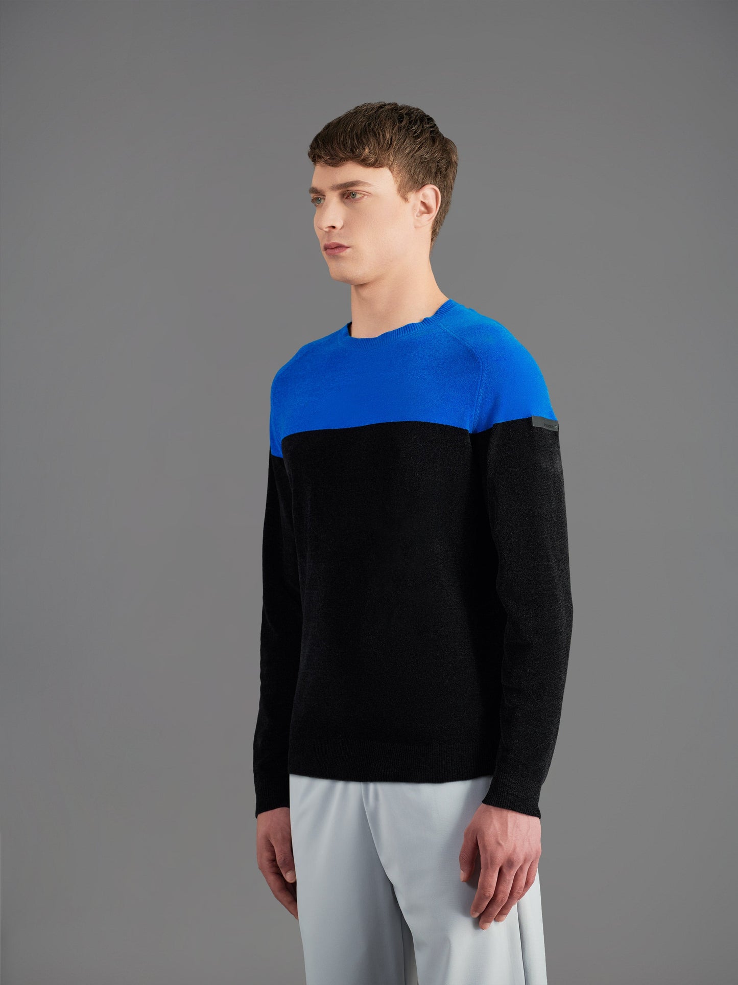 Velvet Block Round Knit