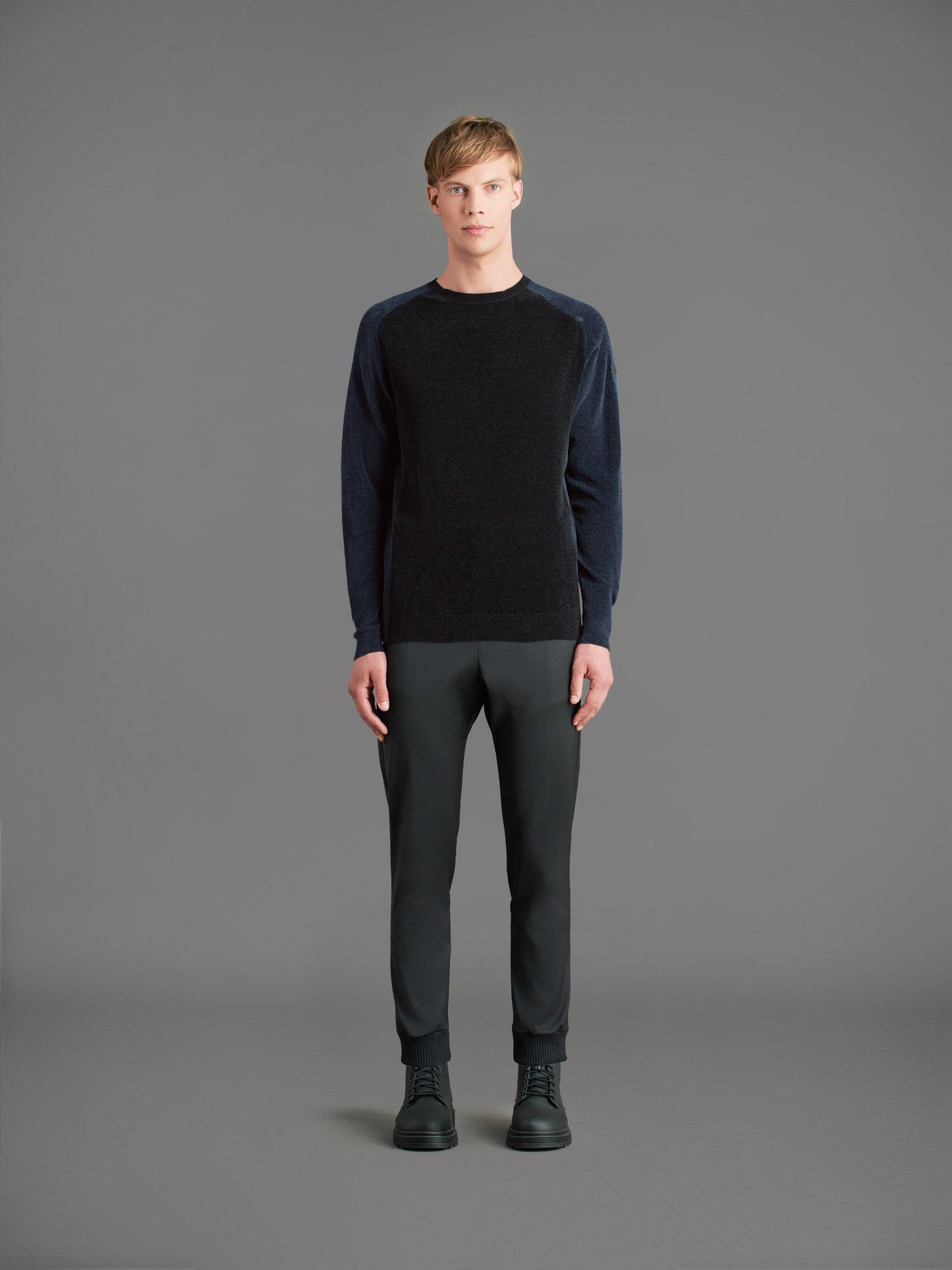 Velvet Block Sleeve Round Knit