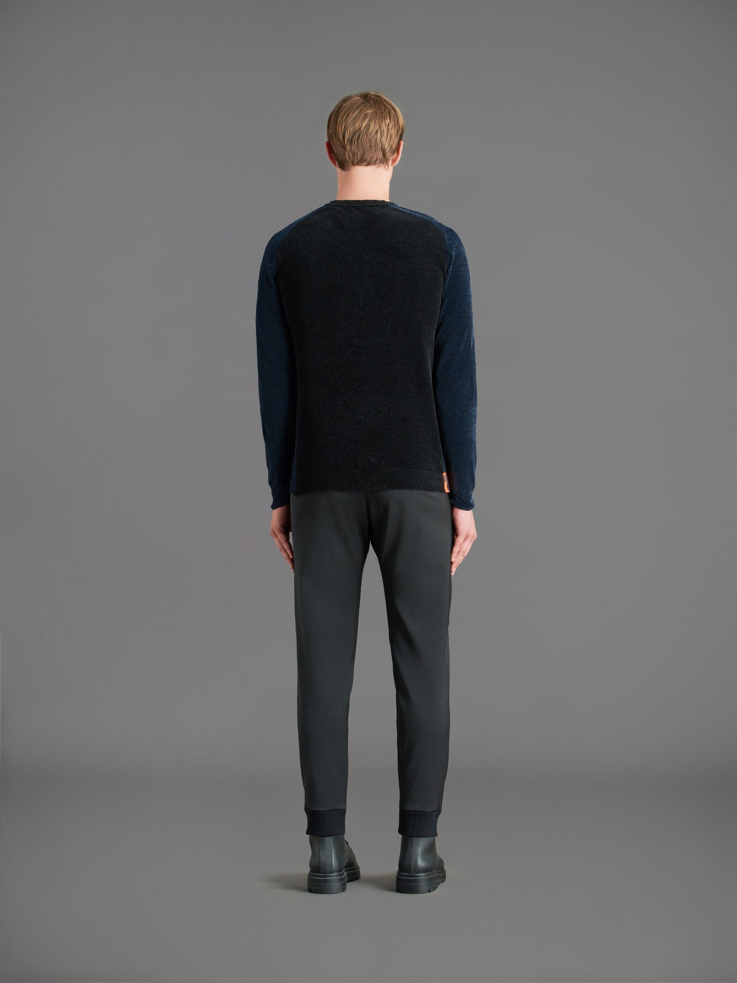 Velvet Block Sleeve Round Knit