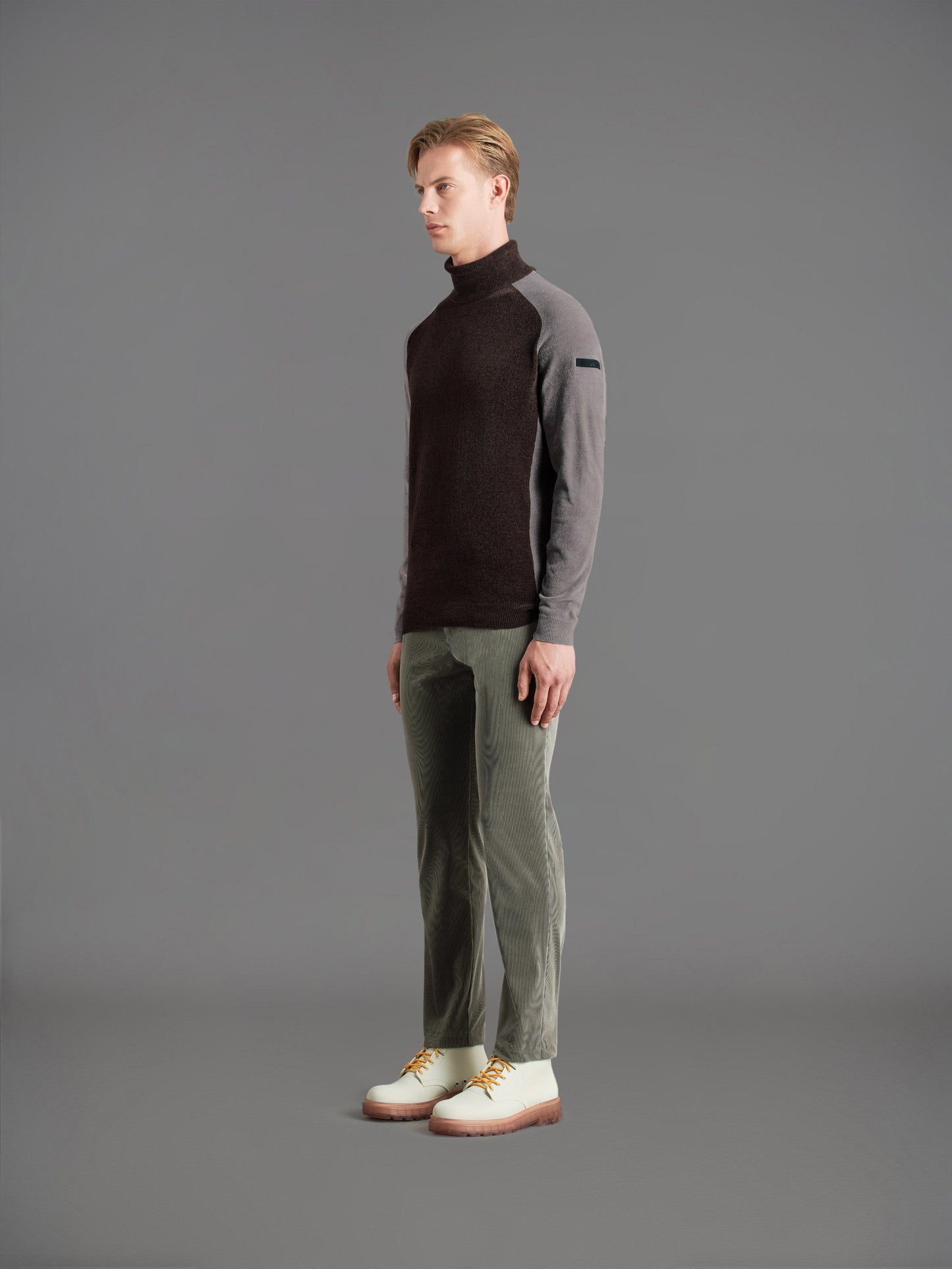 Velvet Block Sleeve Turtleneck Knit