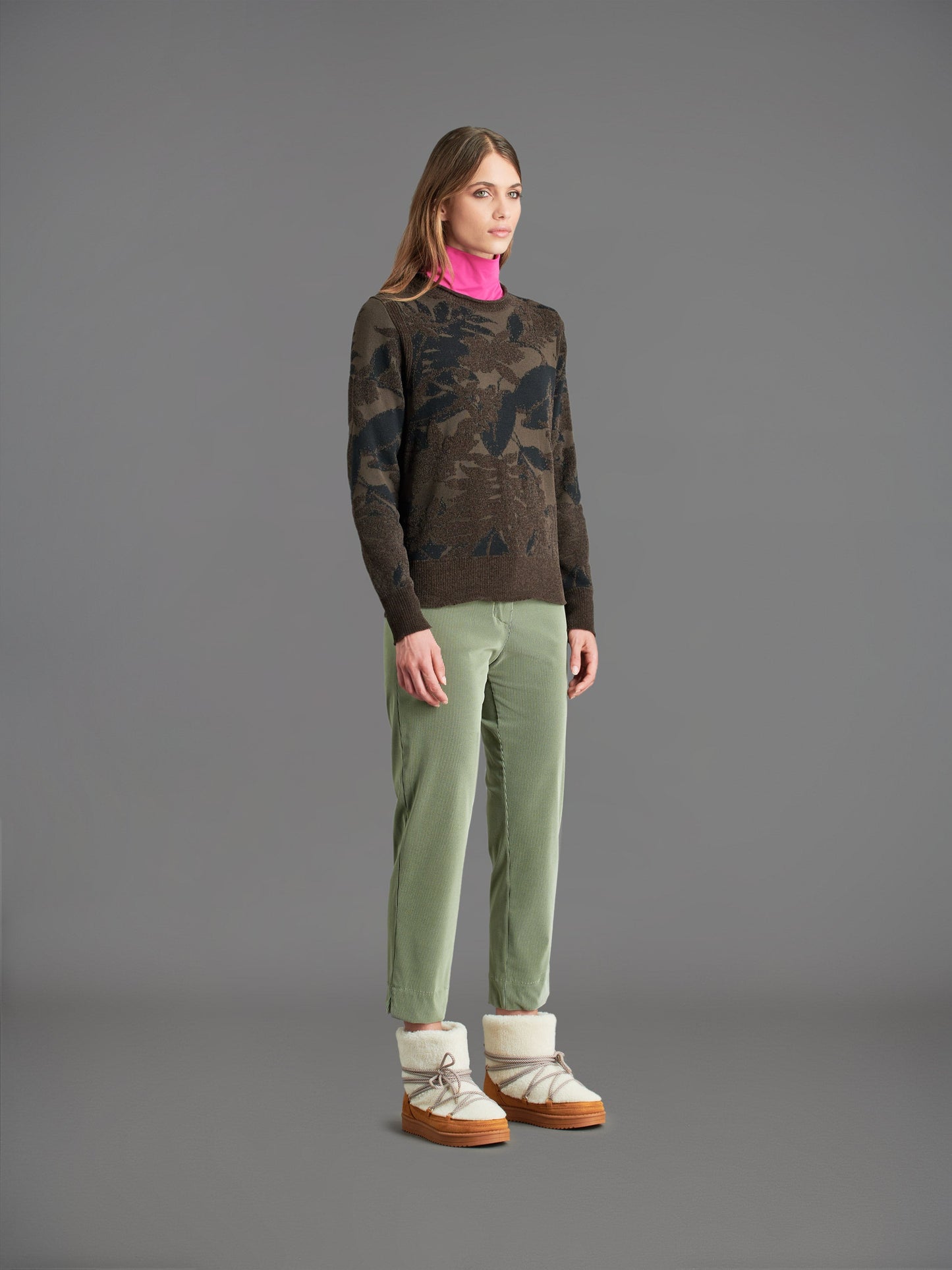 Velvet Dama Round Wom Knit