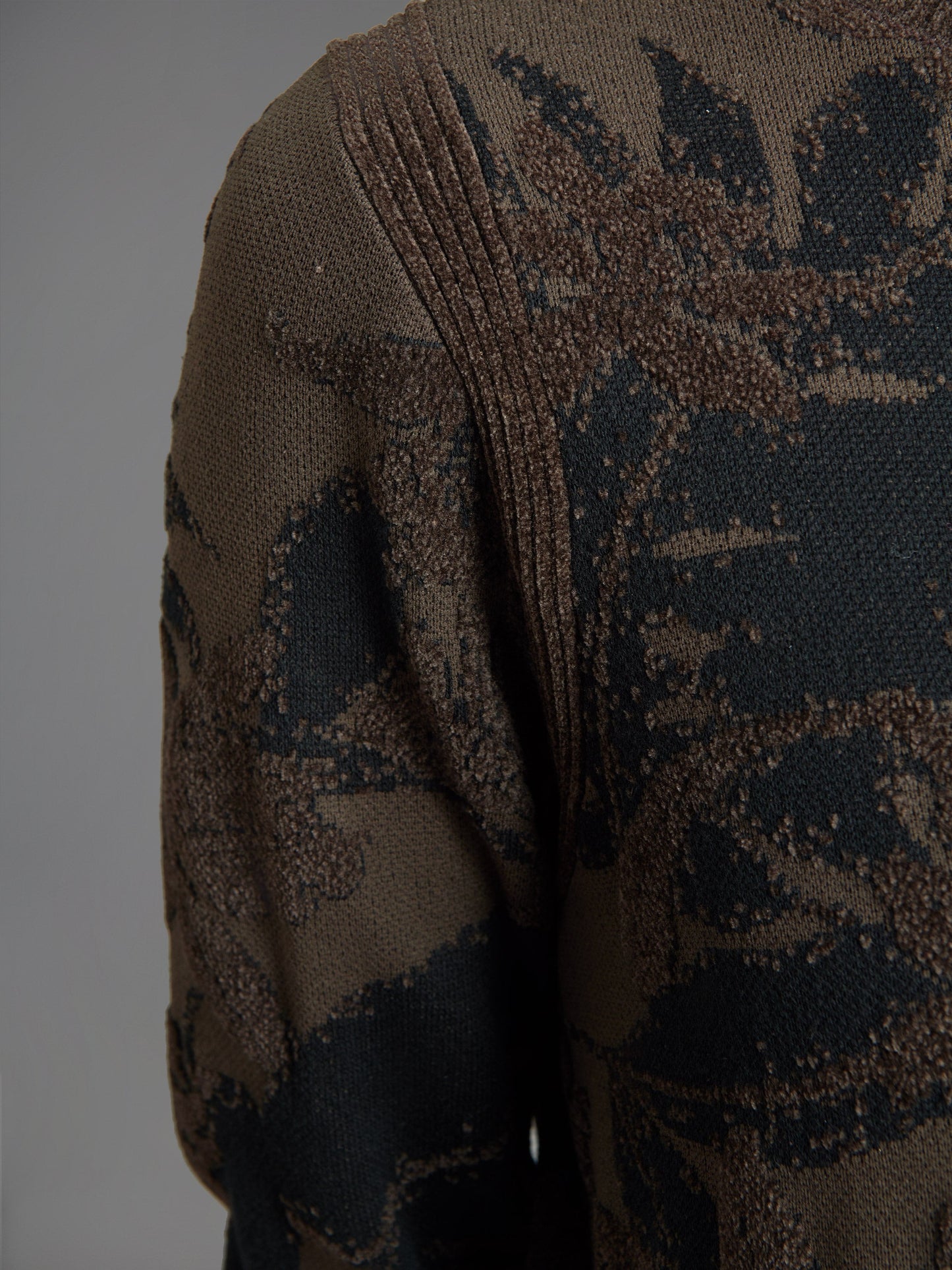 Velvet Dama Round Wom Knit