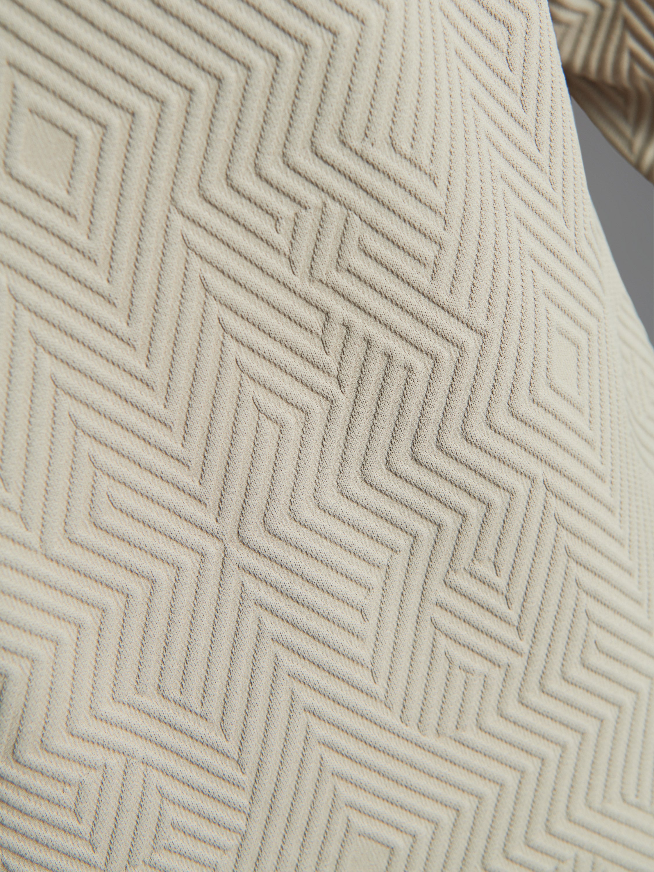 Razzle Dazzle Jacquard Boat Wom Fleece
