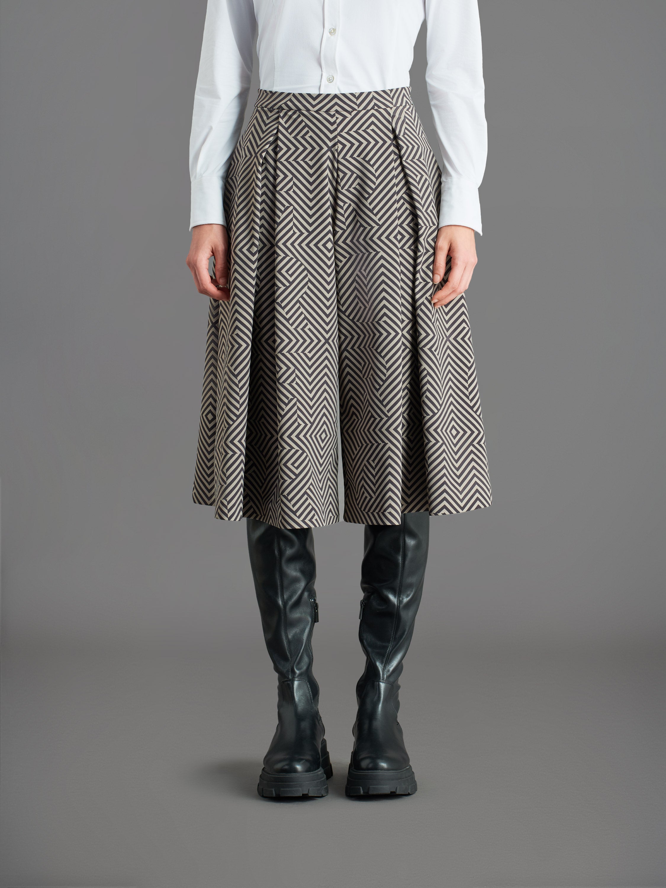 Razzle Dazzle Gopa Wom Skirt