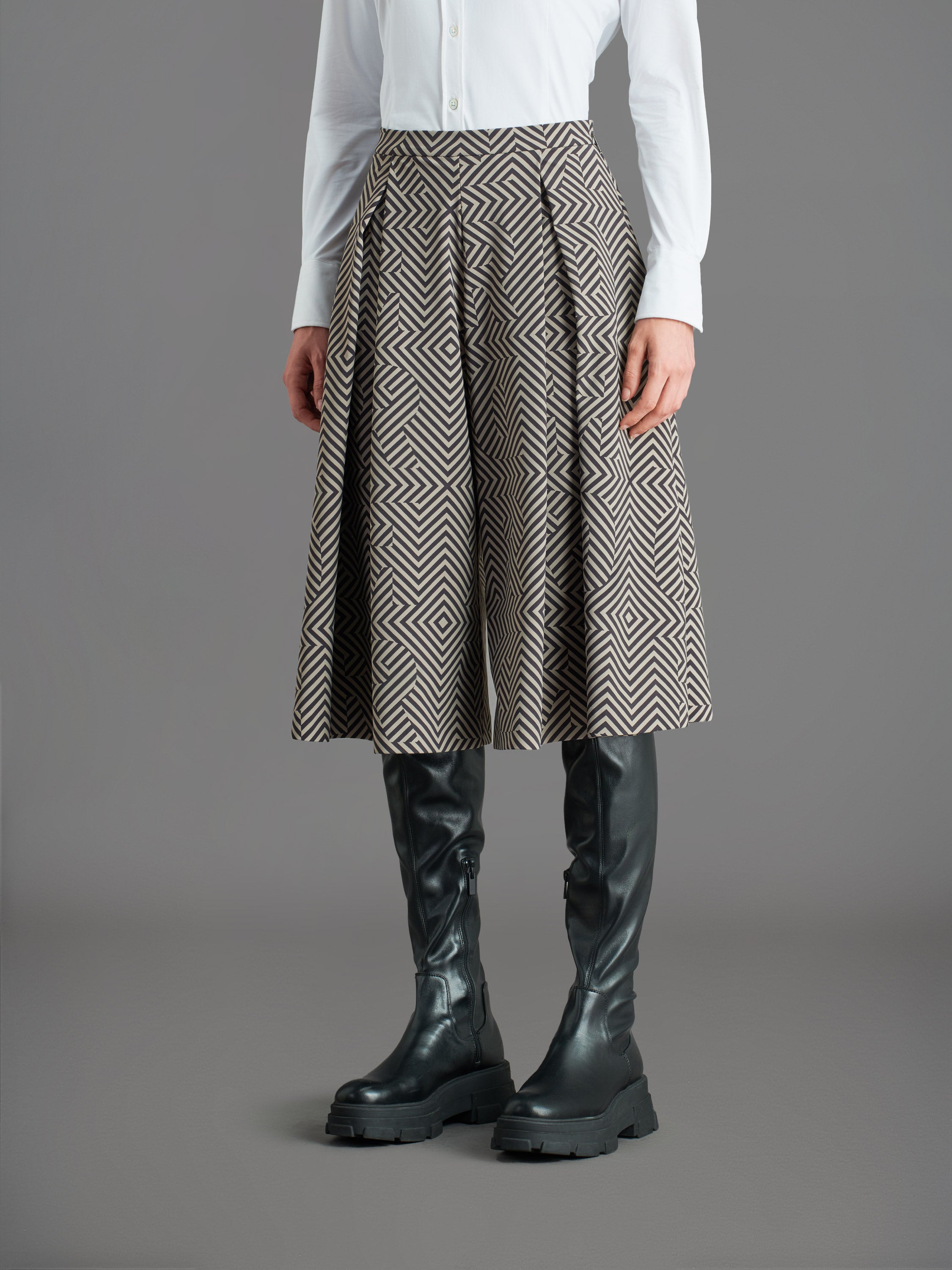 Razzle Dazzle Gopa Wom Skirt