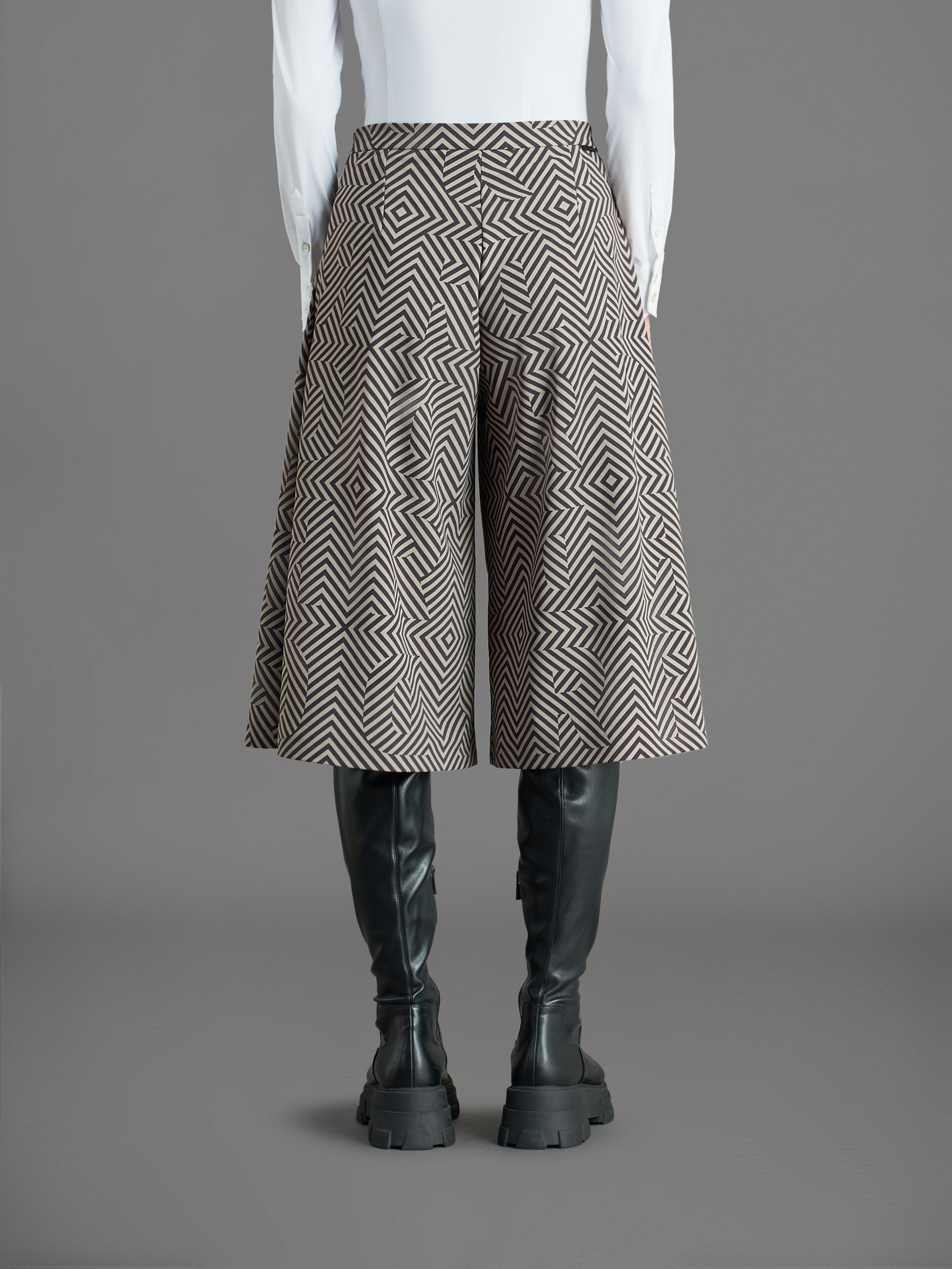 Razzle Dazzle Gopa Wom Skirt