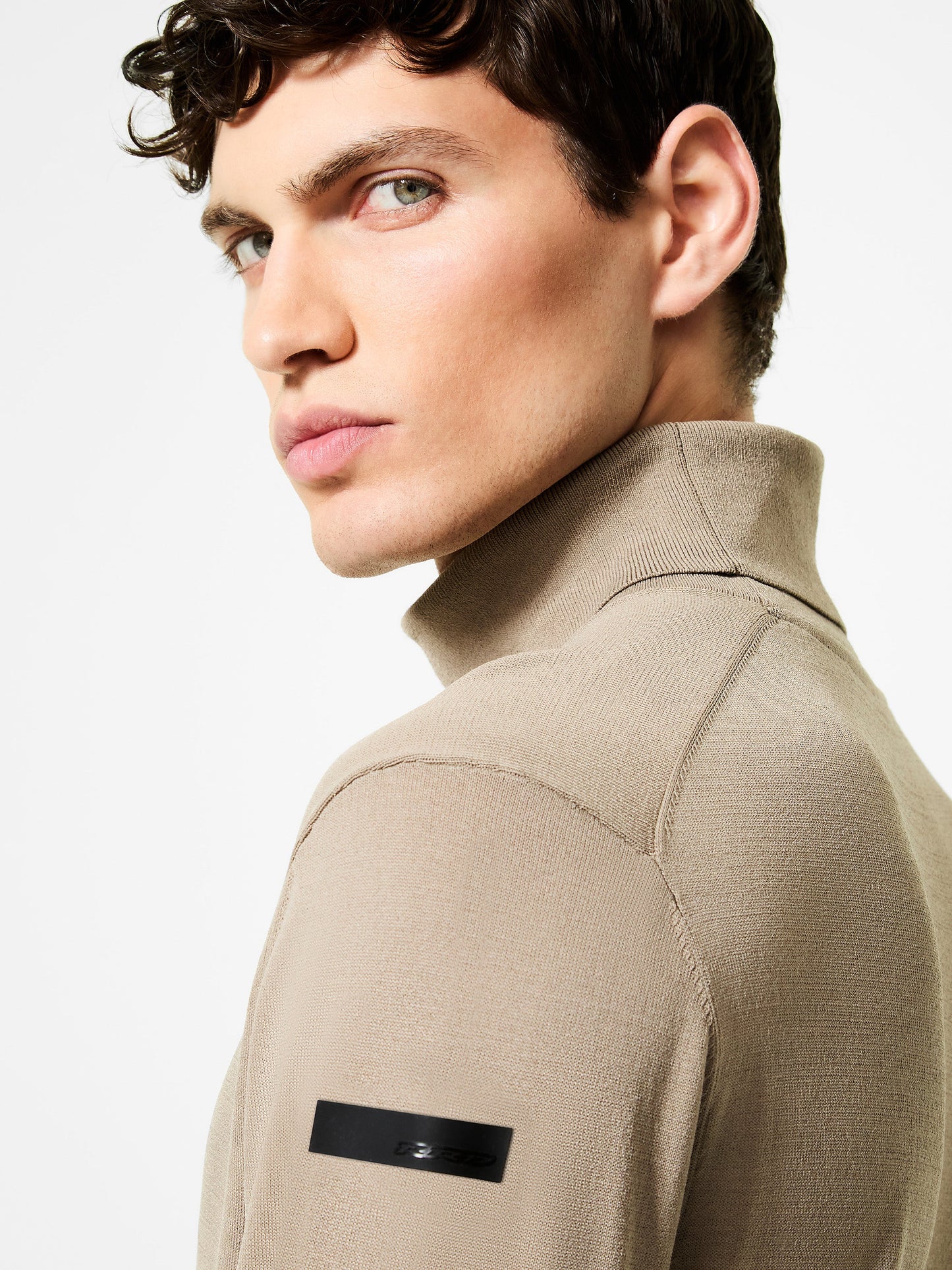 Maxell  Turtleneck Knit