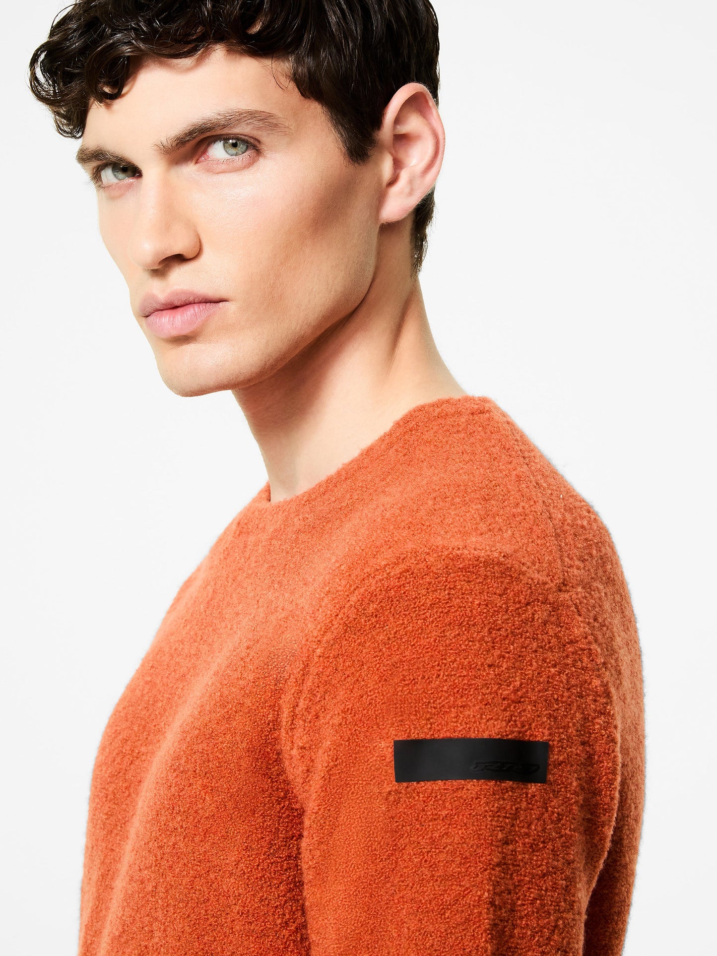 Bouclè Round Knit